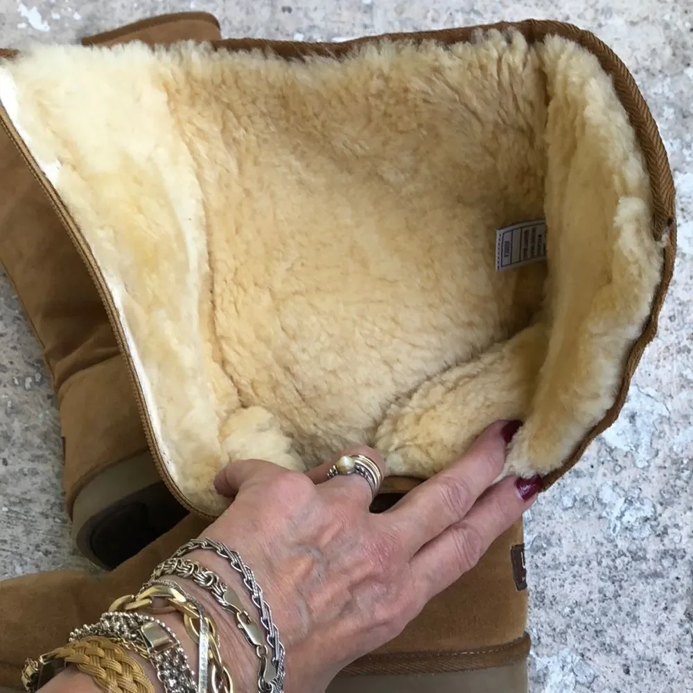 Tall  Uggs  boots